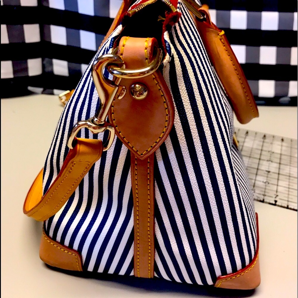 MWOT Dooney and Burke purse - Picture 15 of 15